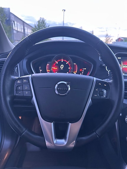 Volvo V40 12 of 18
