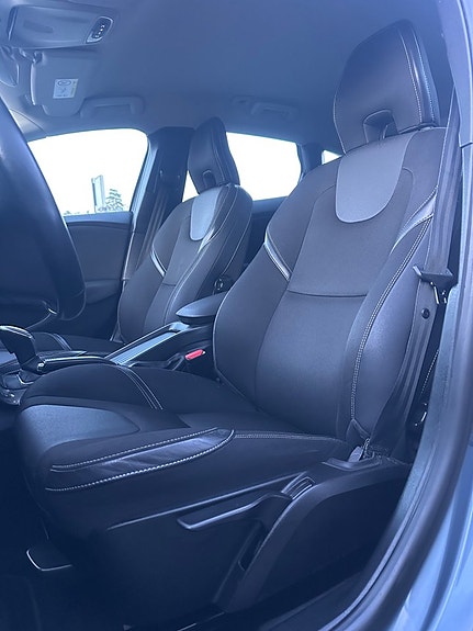 Volvo V40 7 of 18