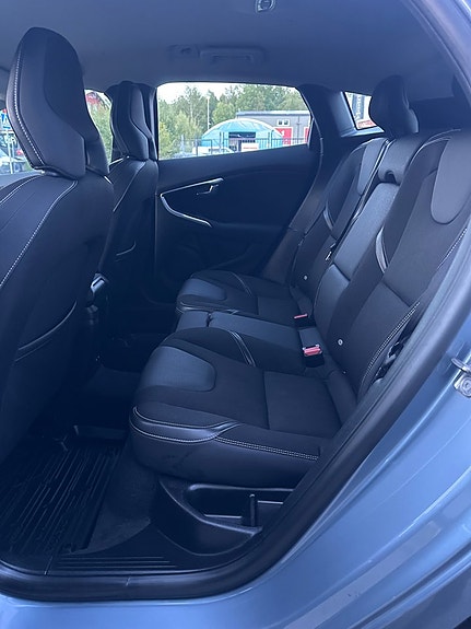 Volvo V40 9 of 18