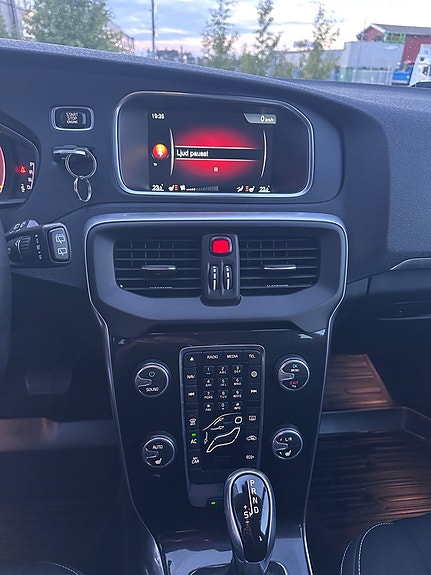 Volvo V40 14 of 18