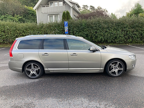 Volvo V70 4 of 7