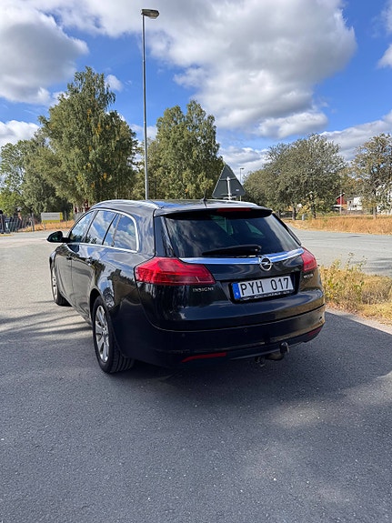 Opel Insignia 2 of 7
