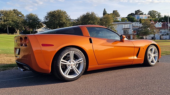 Chevrolet Corvette 8 of 17