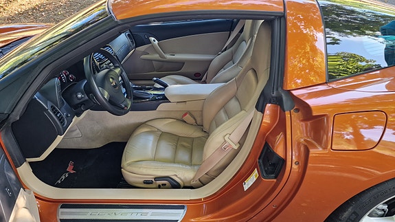 Chevrolet Corvette 12 of 17