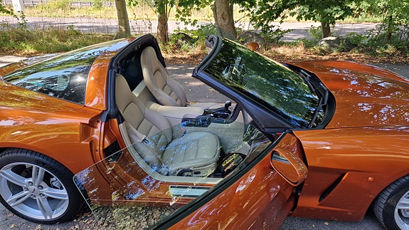 Chevrolet Corvette 14 of 17