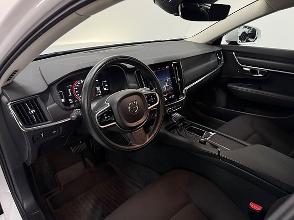 Volvo V90 10 of 30