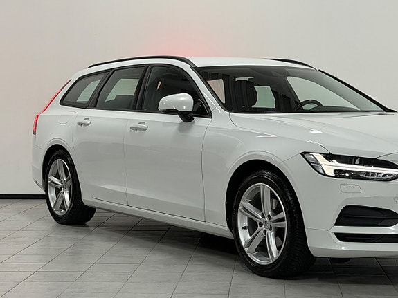 Volvo V90 2 of 30