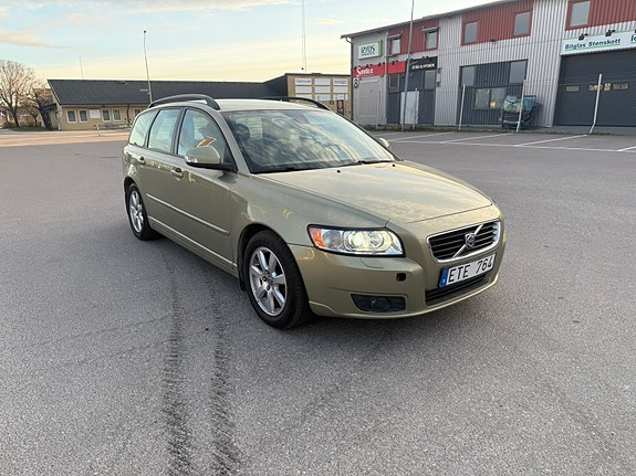 Volvo V50 2 of 6