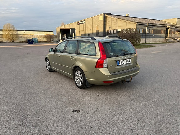 Volvo V50 4 of 6