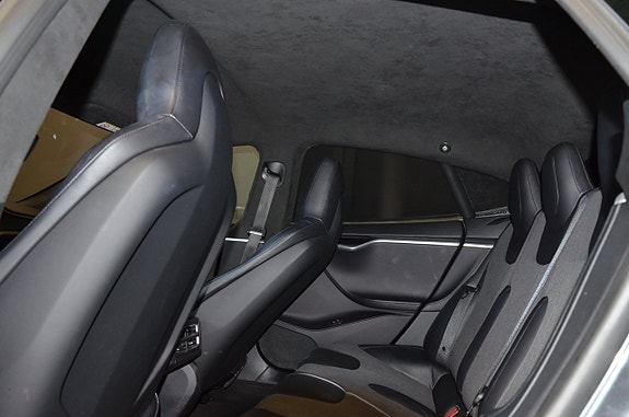 Tesla Model S 13 of 18