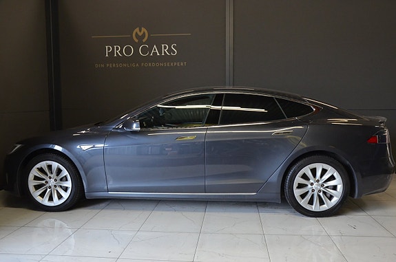 Tesla Model S 3 of 18