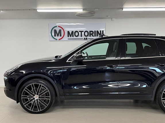 Porsche Cayenne 5 of 27