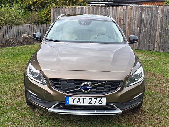Volvo V60 Cross Country 9 of 12