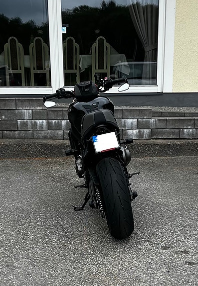 Yamaha XSR900 4 of 4