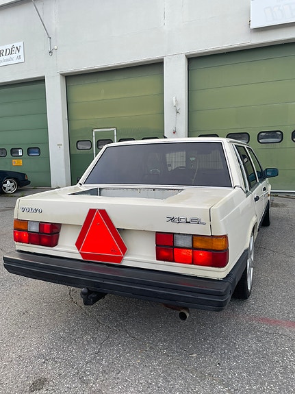 Volvo 740 4 of 9