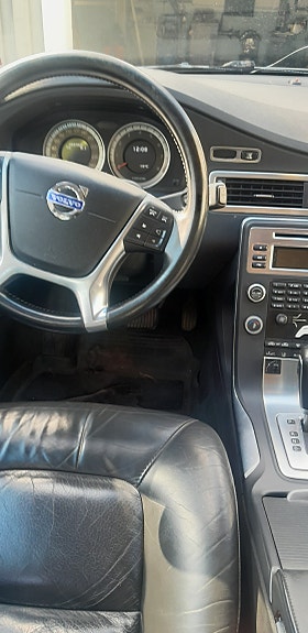 Volvo V70 8 of 8