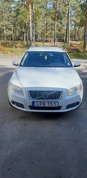 Volvo V70 7 of 8