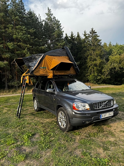 Volvo XC90 2 of 19