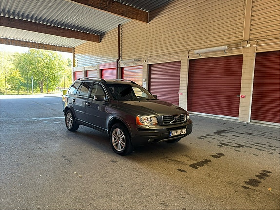 Volvo XC90 16 of 19