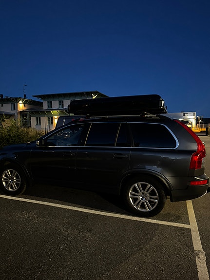 Volvo XC90 3 of 19