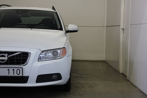 Volvo V70 4 of 20