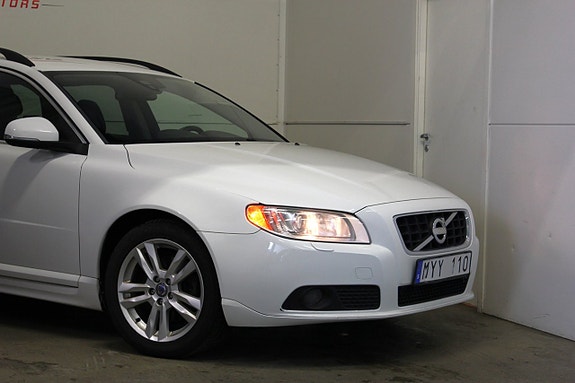 Volvo V70 2 of 20