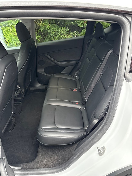 Tesla Model Y 8 of 8