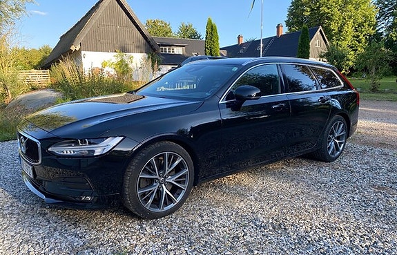 Volvo V90 2 of 7