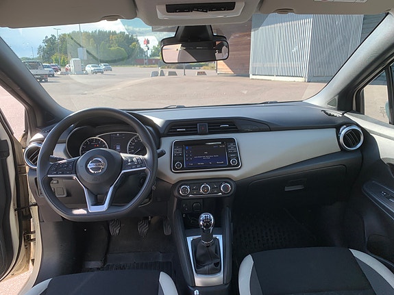 Nissan Micra 2 of 14