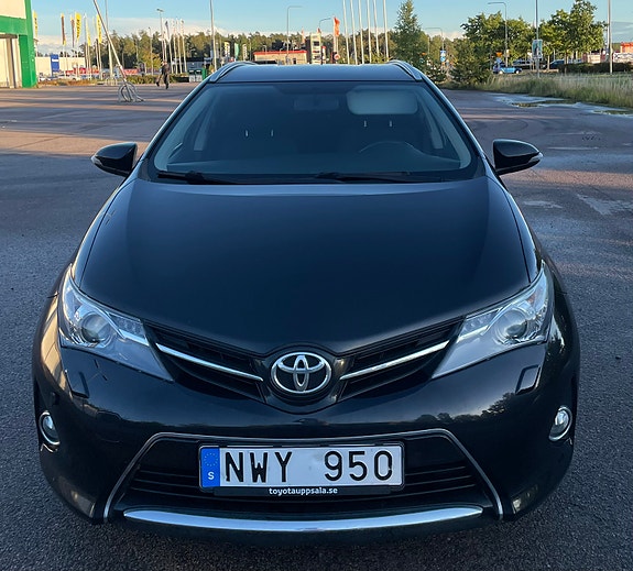 Toyota Auris 3 of 16
