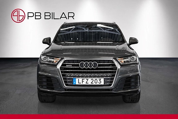 Audi Q7 2 of 27