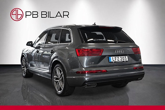 Audi Q7 3 of 27
