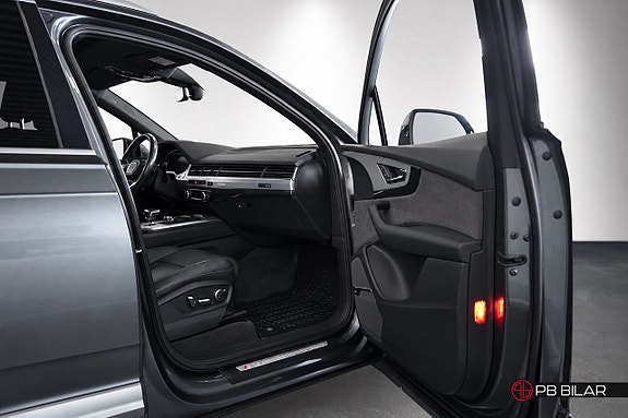 Audi Q7 11 of 27