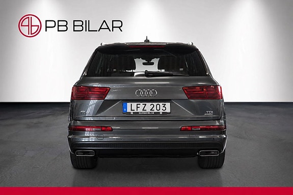 Audi Q7 4 of 27