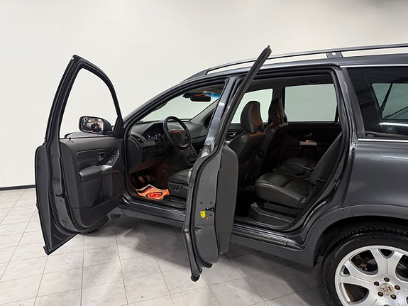 Volvo XC90 13 of 24