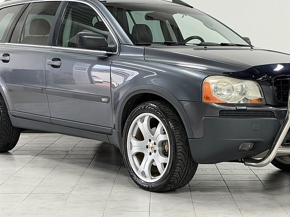 Volvo XC90 3 of 24