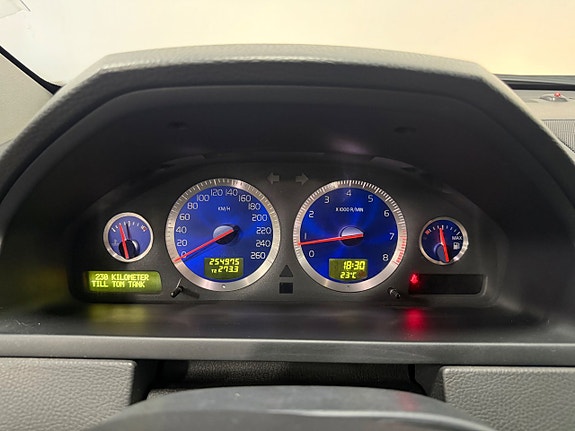 Volvo XC90 20 of 24
