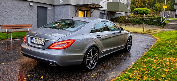 Mercedes-Benz CLS350 3 of 7