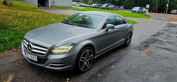 Mercedes-Benz CLS350 2 of 7