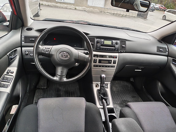 Toyota Corolla 6 of 7