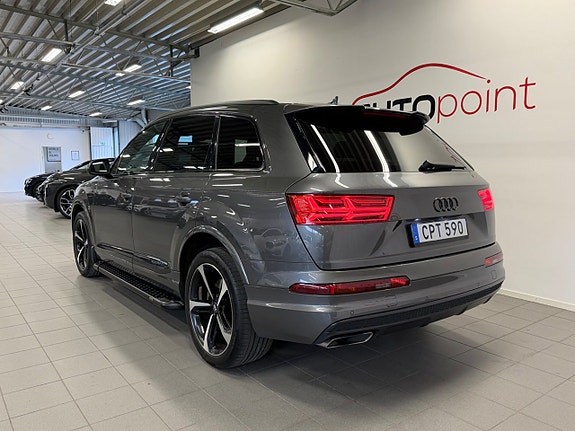 Audi Q7 4 of 23