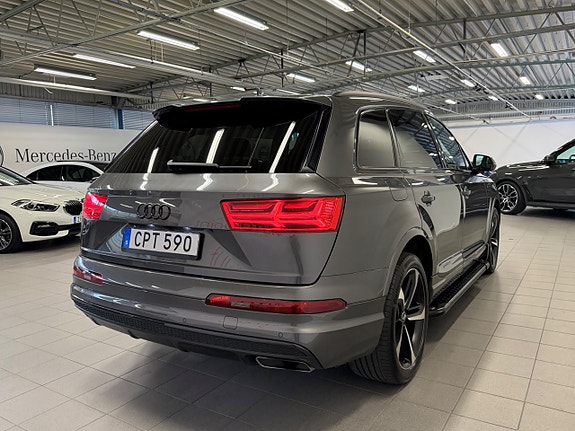 Audi Q7 10 of 23