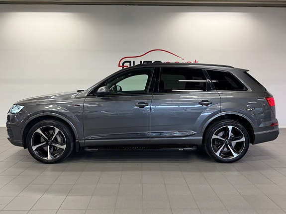 Audi Q7 3 of 23