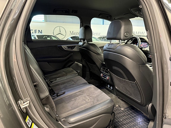 Audi Q7 13 of 23