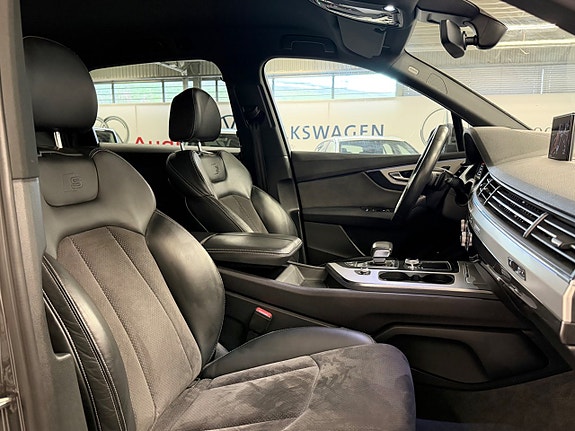 Audi Q7 14 of 23