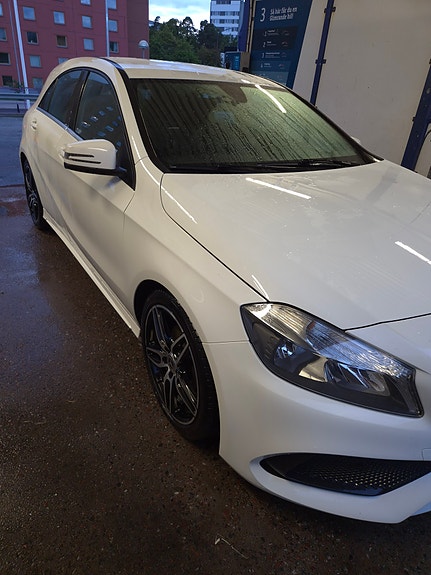 Mercedes-Benz A180 3 of 12