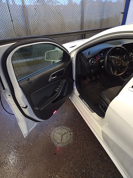 Mercedes-Benz A180 7 of 12
