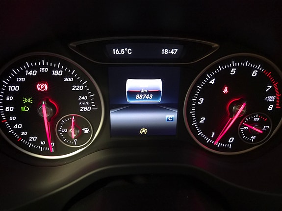 Mercedes-Benz A180 9 of 12