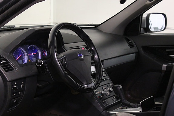 Volvo XC90 9 of 16