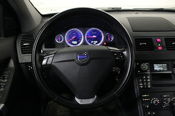 Volvo XC90 13 of 16